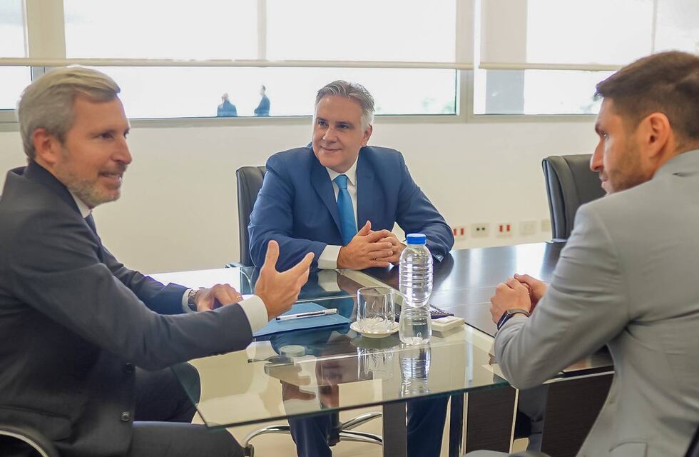 Deuda de jubilaciones une a Maximiliano Pullaro, Martín Llaryora y Rogelio Frigerio