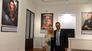 Karina Milei y Manuel Adorni en el Salón de los Próceres.