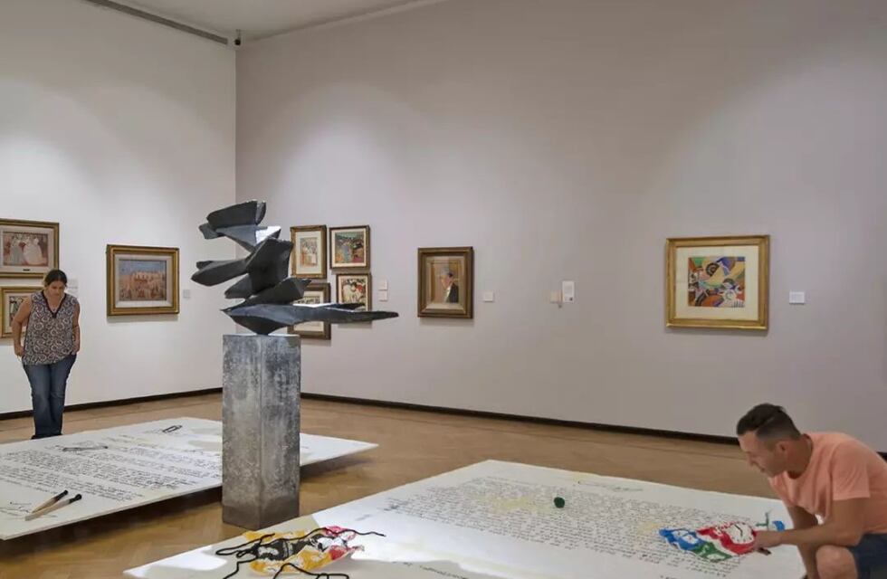 Un artista de Tandil realizó una presentación en el Museo de Bellas Artes