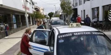 El intendete de San Luis presentó al Concejo la ordenanza con una solicitud de aumento en la tarifa de taxis del 20 por ciento. Gentileza El Diario