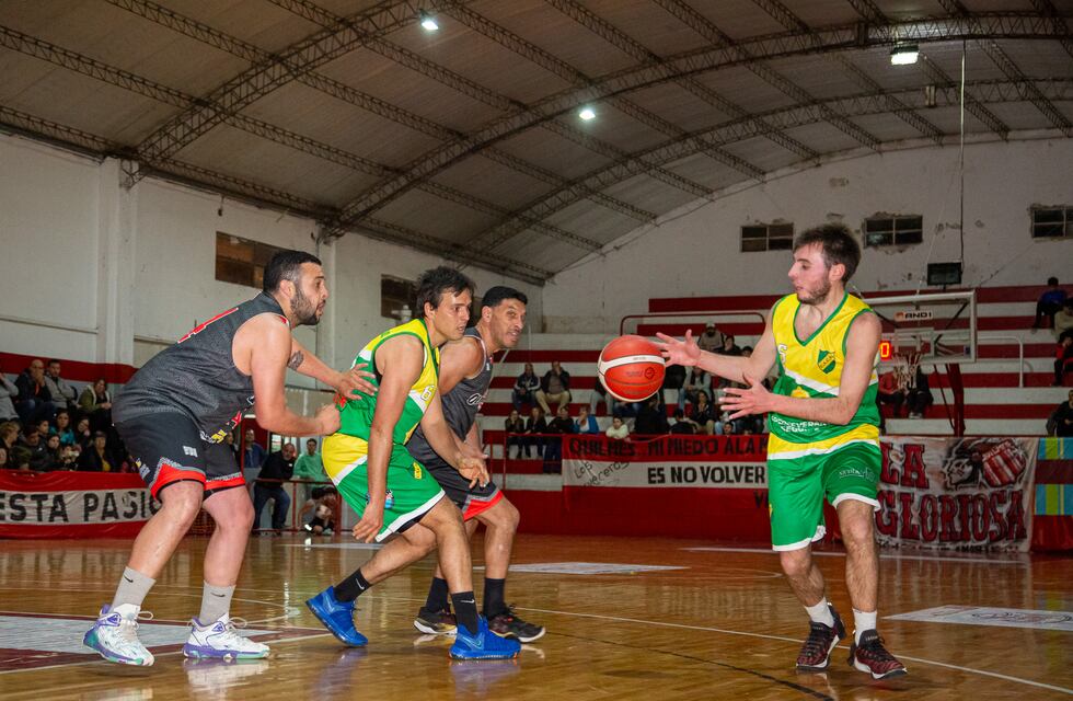 Clausura de Básquet de Tres Arroyos: ganó Costa Sud y es el nuevo escolta de Huracán