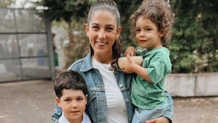 ¡Mini-albañil! Juana Repetto mostró cómo su hijo de 8 años ayudó en la construcción de su casa y se volvió viral