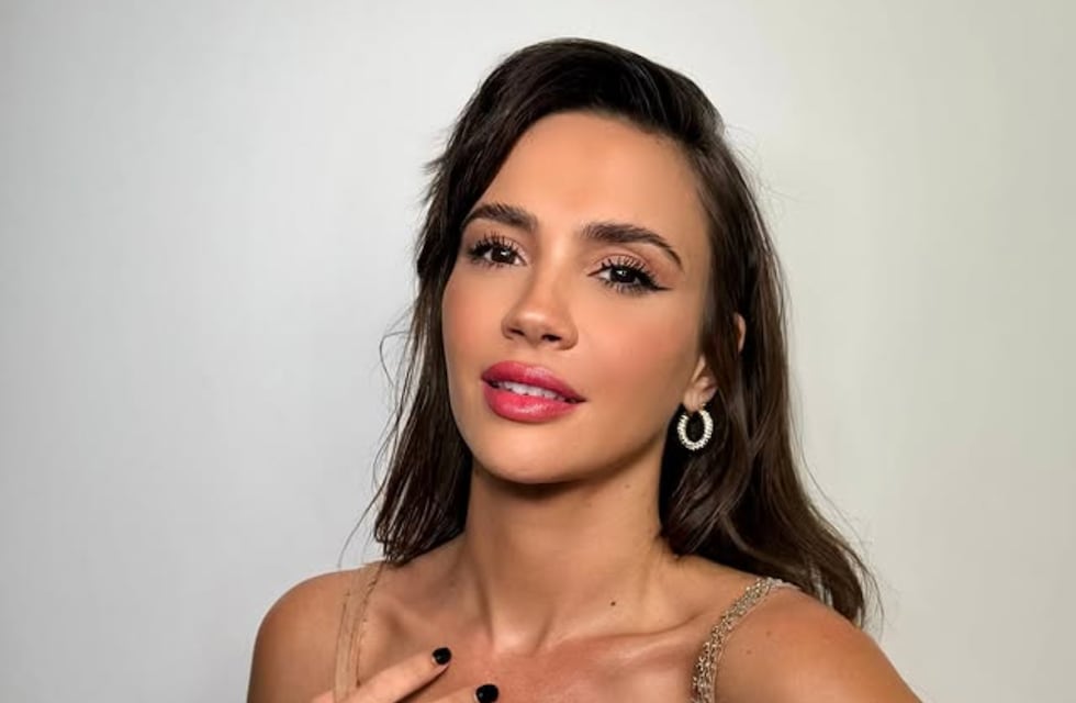 Celeste Cid conquistó Instagram con un outfit total black y labios rojo pasión