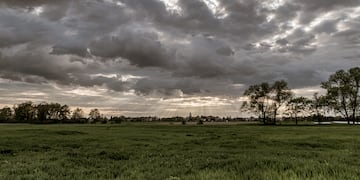 El sur de la provincia de Córdoba vivió caída de granizo y tormentas durante la tarde y noche del jueves 23 de octubre. (Freepik/Ilustrativa).