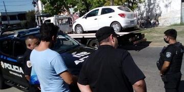 Secuestran dos vehículos funcionando con Uber en Rosario