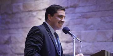 El intendente Ojeda dio un aumento por decreto.