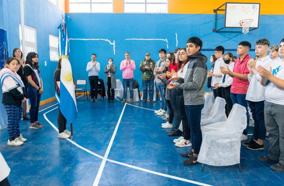 Estudiantes fueguinos realizaron la " Primera ceremonia de Promesa de Lealtad a la Constitución Nacional”