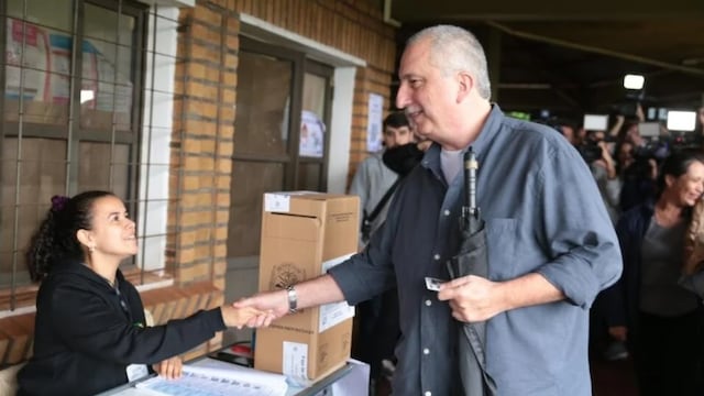 Elecciones en Misiones 2023: Hugo Passalacqua emitió su voto en Oberá.