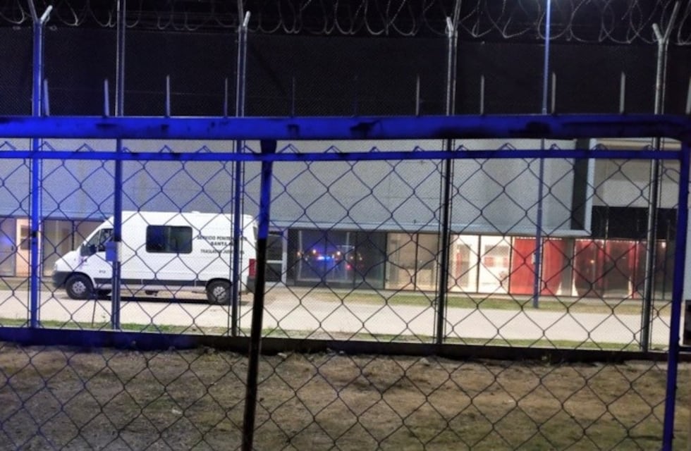 Rosario: balearon la cárcel donde está el “Viejo” Cantero, antiguo líder de Los Monos