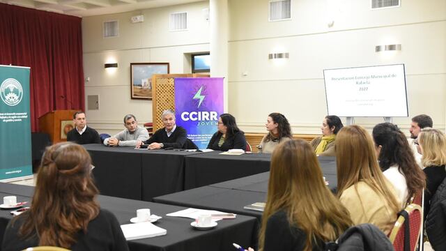 "Quien pierde?" se presentó ante la Comisión de Política Laboral del CCIRR