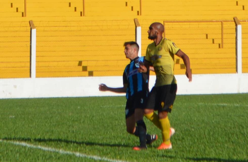 Ignacio Abraham fue titular en el arranque del Federal A para Juventud Unida de Gualeguaychú