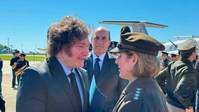 Javier Milei junto a Laura Richardson, comandante del Comando Sur. Foto: Presidencia.