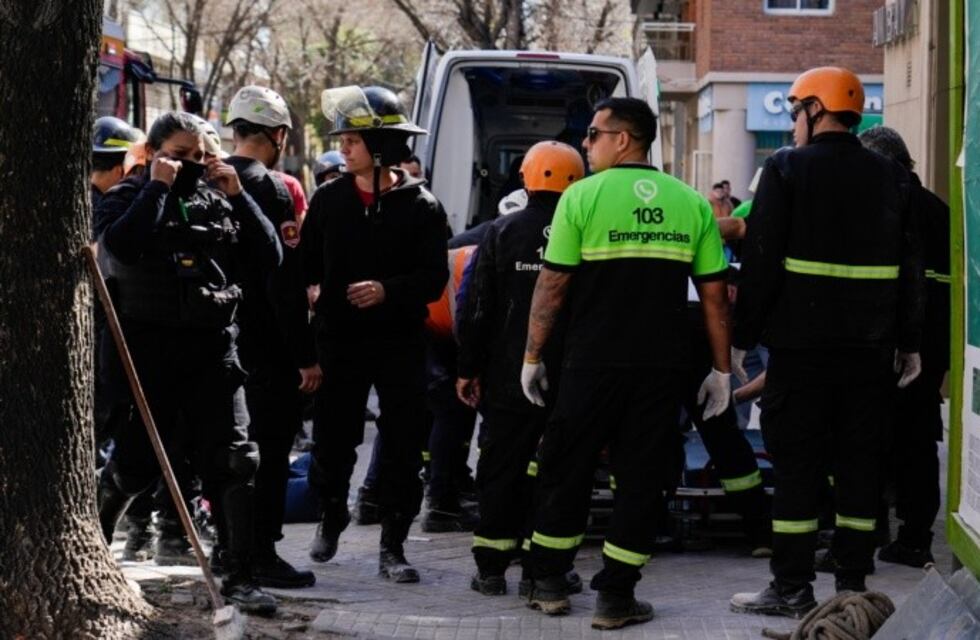 Derrumbe en una obra en construcción del centro de Rosario: un obrero en estado crítico
