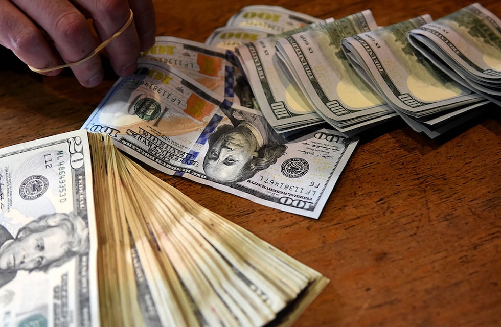 Nuevo récord histórico del dólar blue: superó la cotización más alta que se había registrado