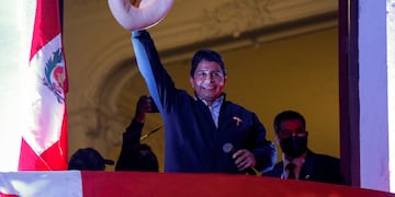 Pedro Castillo ante sus seguidores