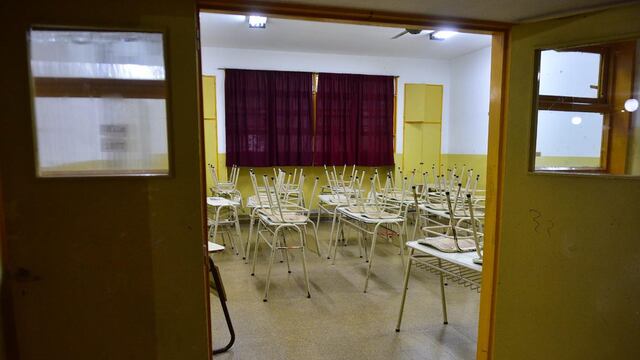 Docentes porteños y bonaerenses anunciaron un paro en reclamo por una suba de salario.