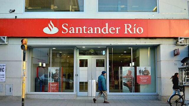 Acusan a empresarios bahienses y empleados del Santander por robar alrededor de 30 millones de dólares.