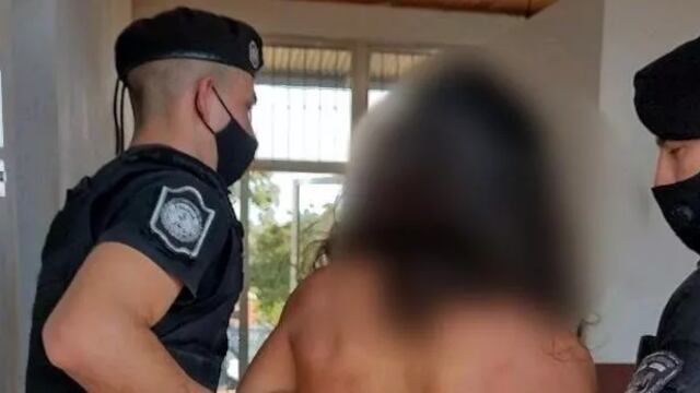 El hombre fue reducido el su intento de resistencia al arresto.
