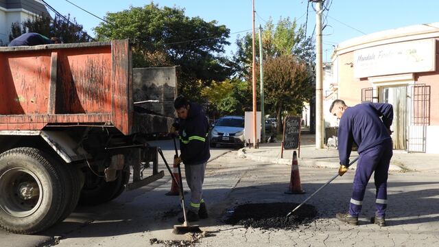 Desde el Municipio aseguran que continúan los trabajos de bacheo.