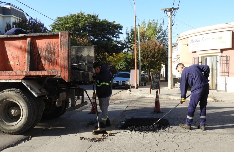 Desde el Municipio informaron que continúan los trabajos de bacheo