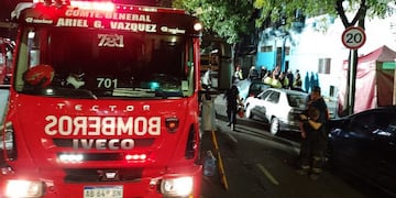 Un derrumbe en Floresta dejó 2 muertos y al menos 20 heridos.