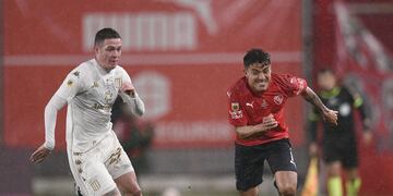 Racing e Independiente pifiaron a centímetros del gol.