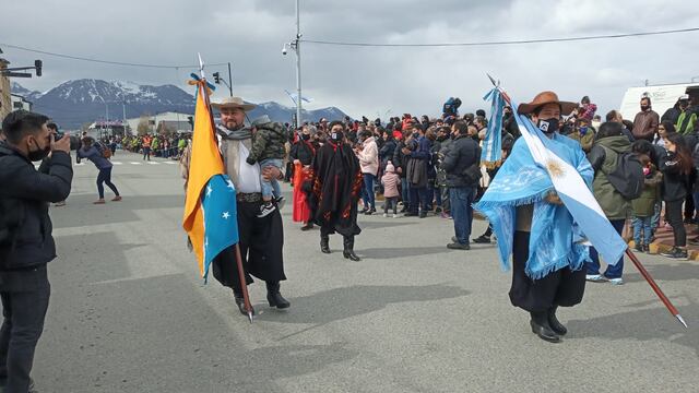 Imágenes del desfile del Aniversario Nº 137 de la ciudad de Ushuaia