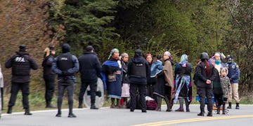 Operativo de desalojo en Villa Mascardi.