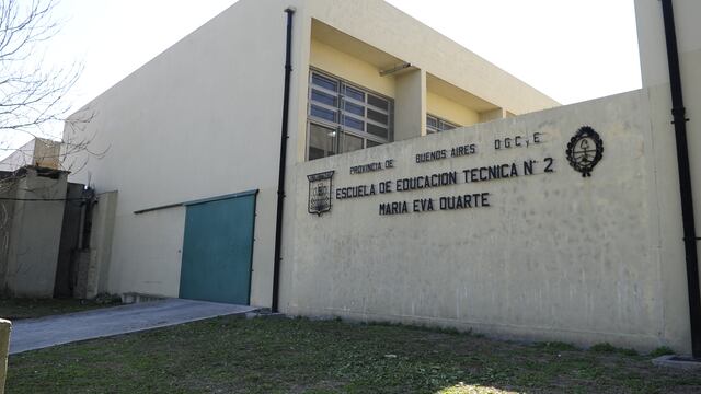26-08-2021 - Argentina - Coronavirus - Buenos Aires - Escuela de Educación Técnica N°2 María Eva Duarte, Enfermera Reinalda Balancini Viuda de Rodríguez 3850, Ciudad Evita. Partido de La Matanza. Docente K adoctrina a alumno. Foto: Clarín