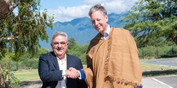 La minera Río Tinto adquirió Arcadium Lithium y fortalece su posición en la industria del litio en Argentina, con importantes proyectos en Catamarca y Salta.