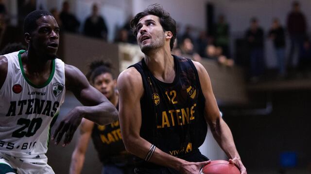 Por la Liga Nacional, Atenas cerró la gira con su visita a Platense (@basquetplatense).