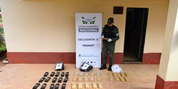 Puerto Iguazú: hallan cargamento de marihuana abandonado.