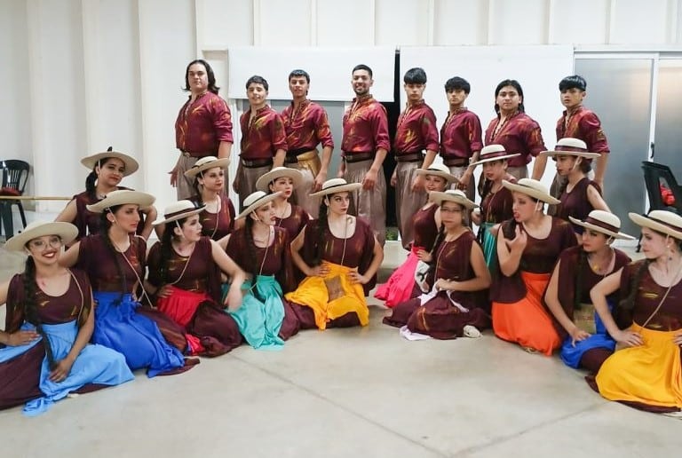 Varios premios para la Escuela Municipal de Danzas de Arroyito en el Festival “Qué Herencia 2025”