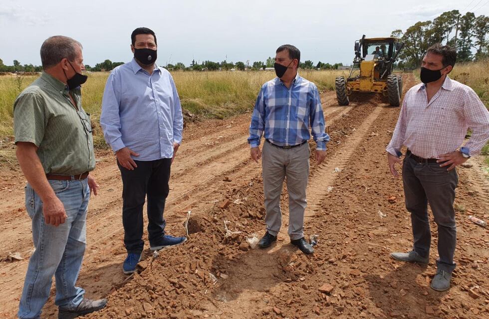 Bertellys prometió “mejorar más de 50 cuadras” de tierra
