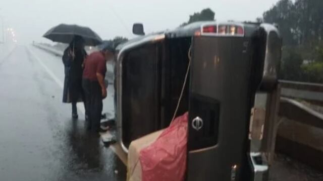 Accidente vial en Candelaria: despistó y volcó con su camioneta.