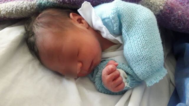 El pequeño pesó 2.800kg.