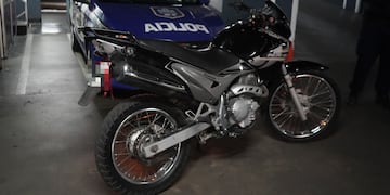 La motocicleta secuestrada en la detención del ladrón.
