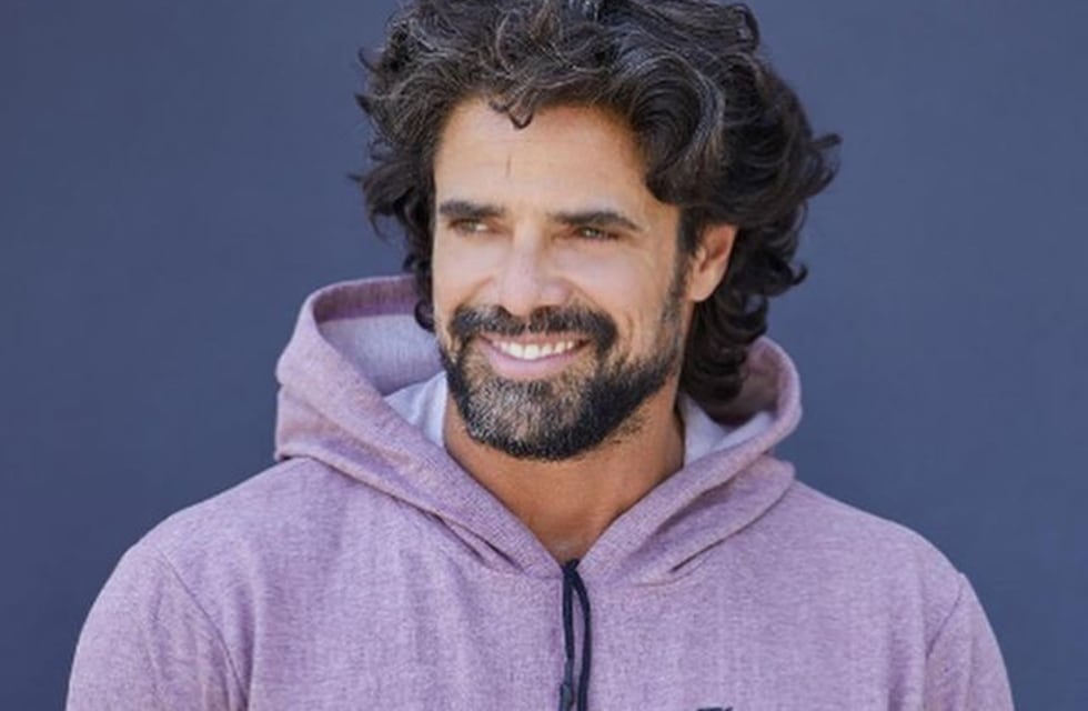 Luciano Castro se hizo un cambio de look y Flor Vigna fue quien lo dio a conocer