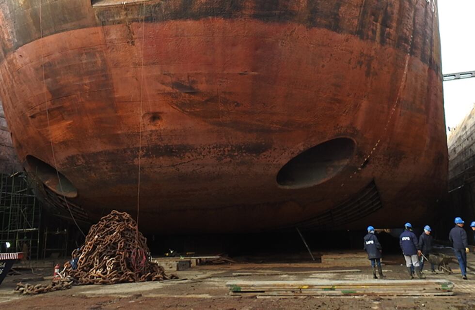 Puerto Belgrano: intensa labor en los diques del Arsenal Naval