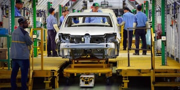 Industria. Renault tiene planes para incrementar la producción en el complejo de Santa Isabel, en Córdoba. (Nicolás Bravo/Archivo)