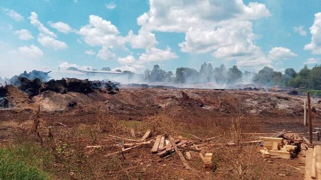 Asisten a vecinos del  Km 18 de Eldorado tras un incendio de varias viviendas.