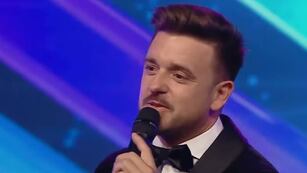 El artista de 40 años viajó desde Venado Tuerto junto a su familia.