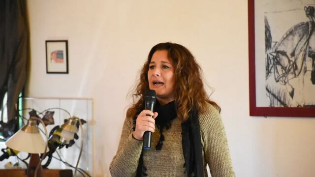 La nueva secretaria general del gremio de los Judiciales de Mendoza firmó el Acta Acuerdo por el incremento salarial. Gentileza Los Andes