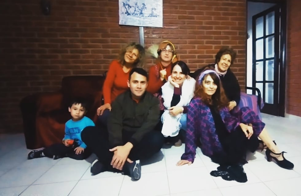 Nicolás Gigenas de Arroyito dirigirá su primer obra “Secretos” de Raquel Diana
