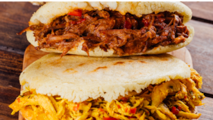 Cómo hacer arepas venezolanas.