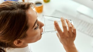 El truco para refrescar más tus bebidas en verano