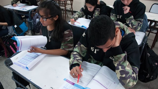 Siete de cada diez chicos quiere emigrar.