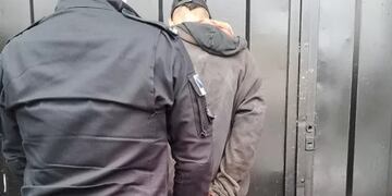 Detuvieron a un presunto barretero señalado por violentar puertas de vehículos en Posadas.