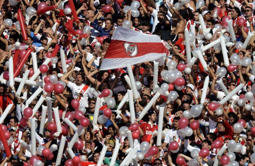 La explicación de River tras las demoras en el ingreso al partido con Lanús