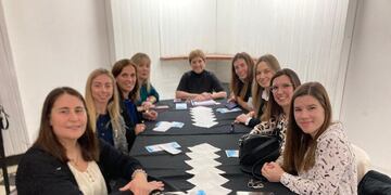 Compromiso Vecinal en el Debate de Mujeres universitarias “Voz y Voto”